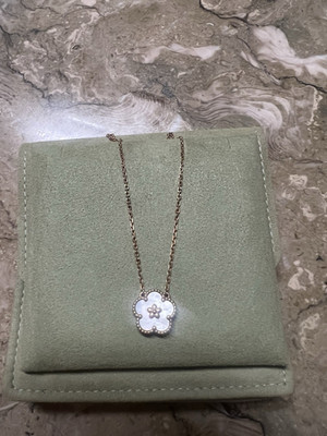Van Cleef & Arpels Lucky Spring Plum Blossom 18K Rose Gold MOP Necklace