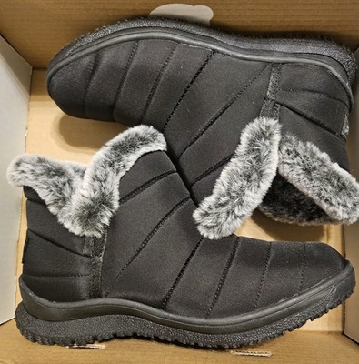 Boots Snow or Rain (Women's) Minnetonka Quilted lined faux fur. Size 7 NEW