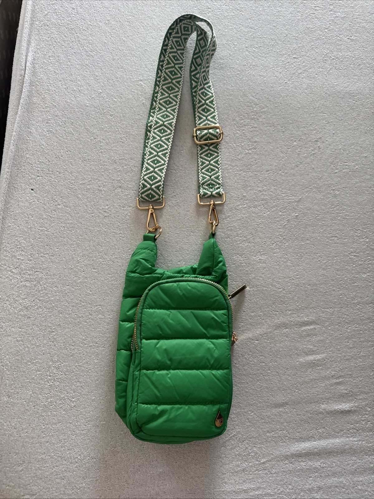 NEW NWT WANDERFULL PUFFER HYDROBAG Crossbody Water Bottle Ca