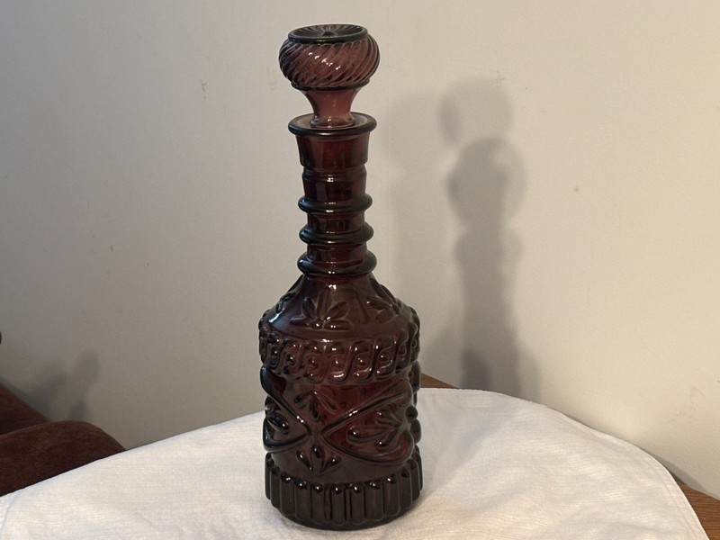 Purple Bourbon Decanter 1967 KY-DR8-230 with Lid