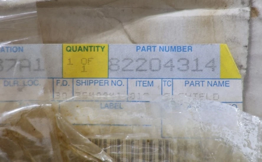 NUEVO OEM Mopar capó deflector protector contra insectos delantero 82204314 Jeep Grand Cherokee 99-04 Foto 3 de 4