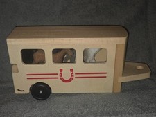 Melissa  Doug Horse Carrier Wooden Trailer  2 Flocked Horses - GREAT Condition
