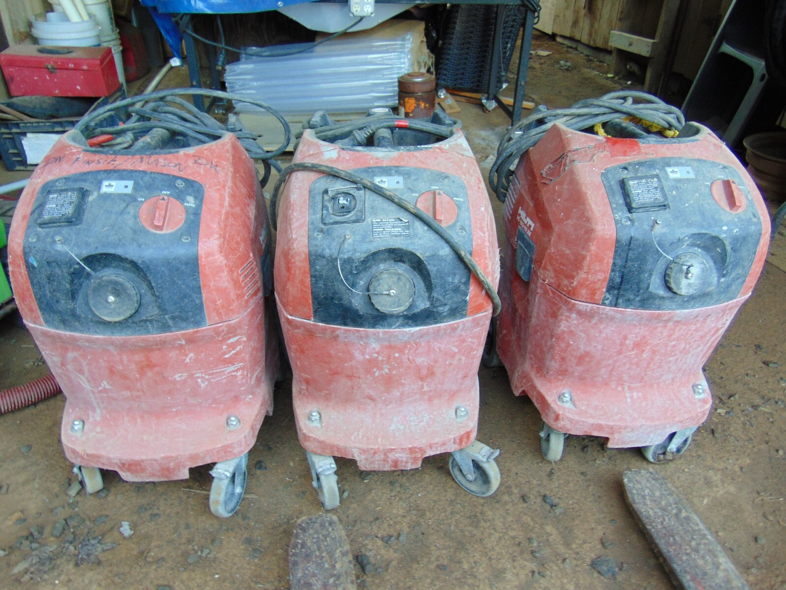 (1) Hilti VC 150-10 XE Universal Wet / Dry Construction Vacuum Cleaner 120V