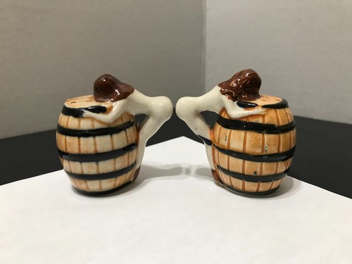 Vintage Nude Woman Over Barrel Salt & Pepper Shakers - Made In Japan - 第 5/7 張圖片
