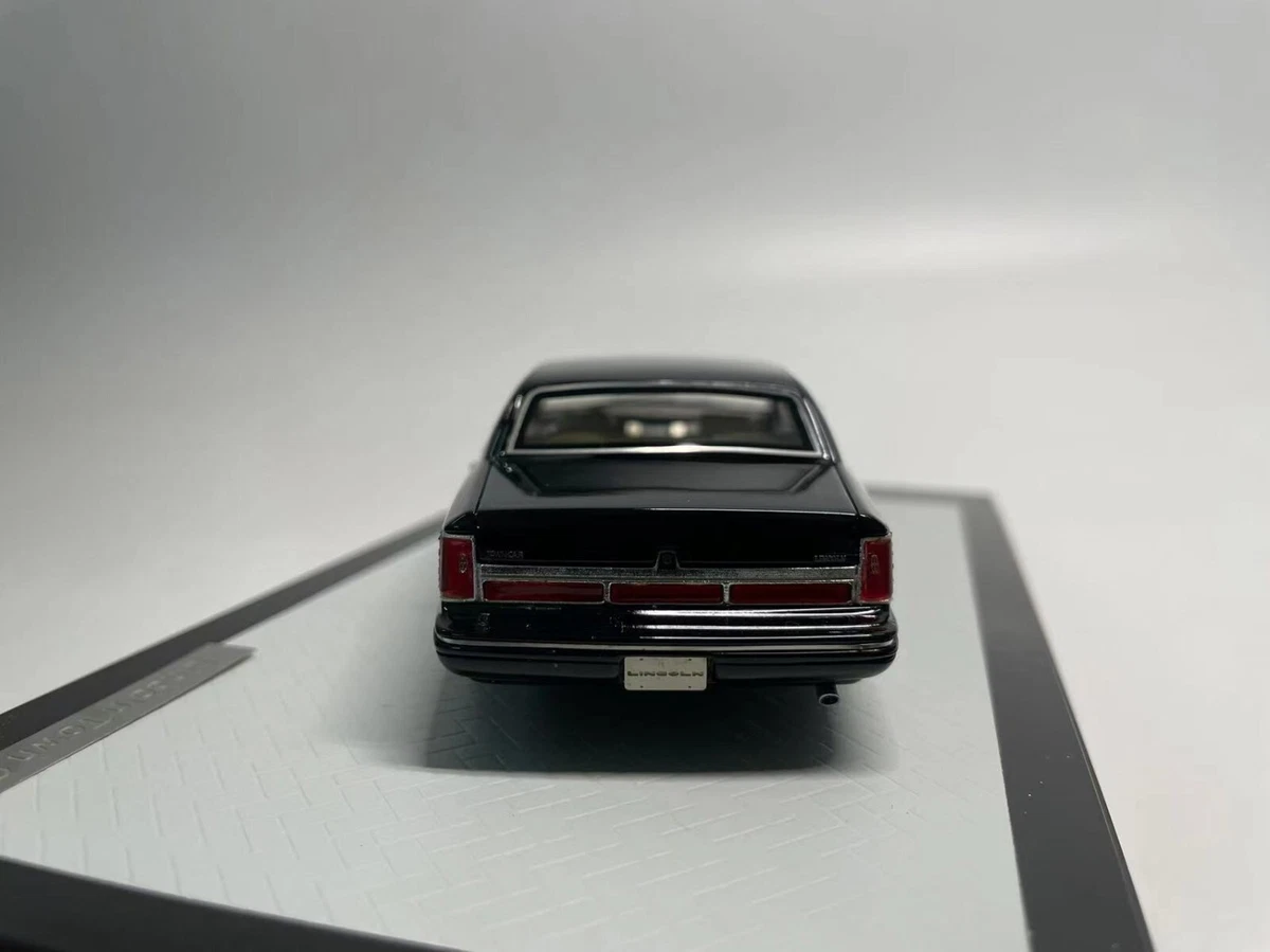 GLM 1/43 Scale High Quality Resin Lincoln Town Car 1997 Gift GLM 1/43 Scale High Quality Resin Lincoln Town Car 1997 Gift
