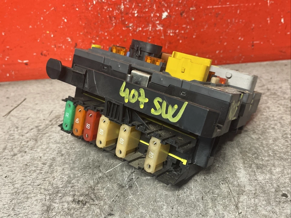 Boitier Servitude Module Relais Fusible BSM PSA R02 9664705980 Peugeot 407 SW - Immagine 3 di 4