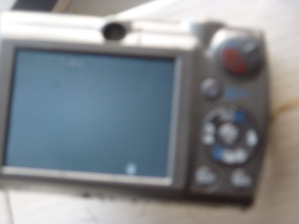 Canon PowerShot Digital ELPH SD800 IS / Digital IXUS 850 IS 7.1MP