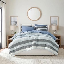 Size Modern Striped Comforter Set, Lightweight Soft Microfiber Queen Navy/Blue