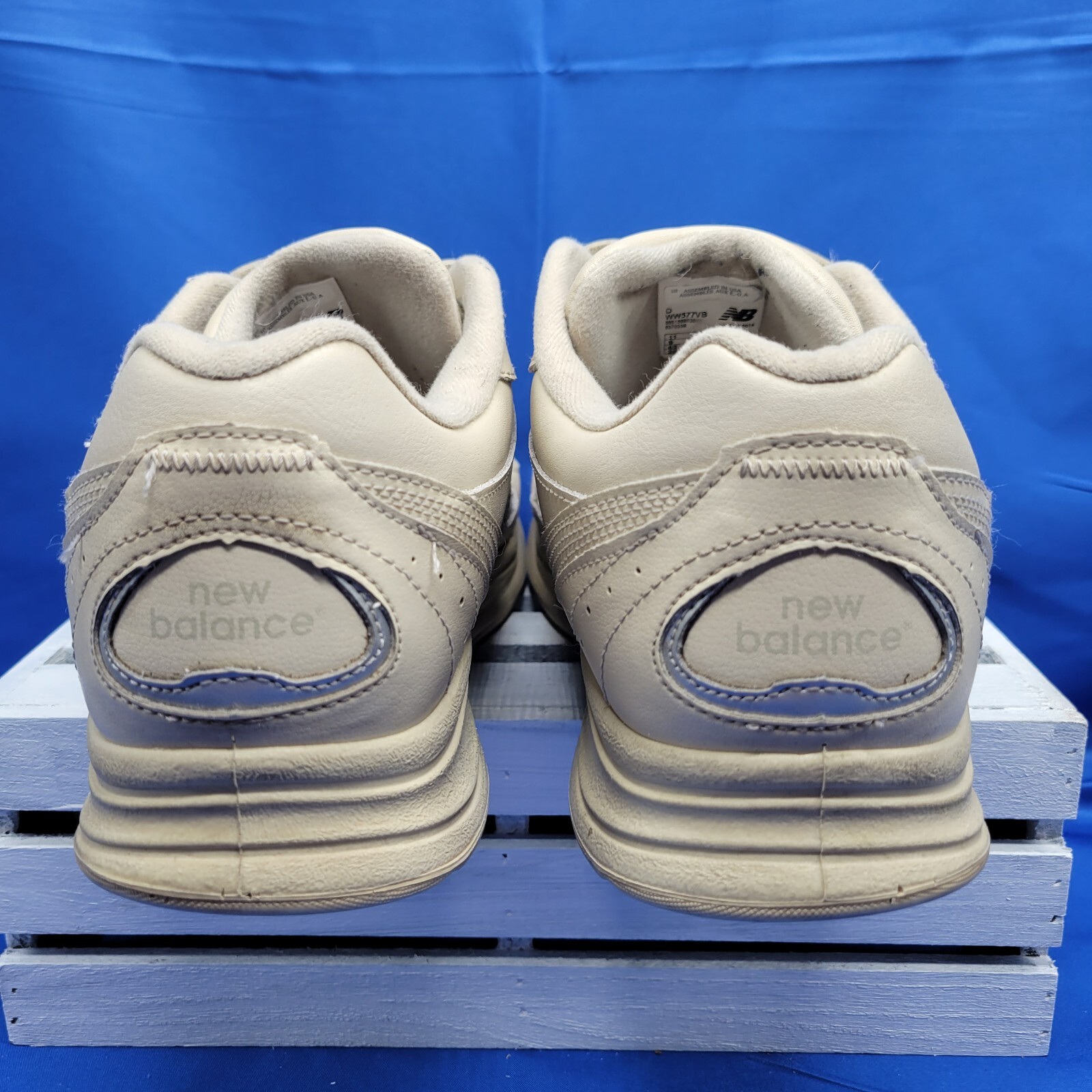 New Balance 577 Beige Leather Walking Shoe with Easy … Gem