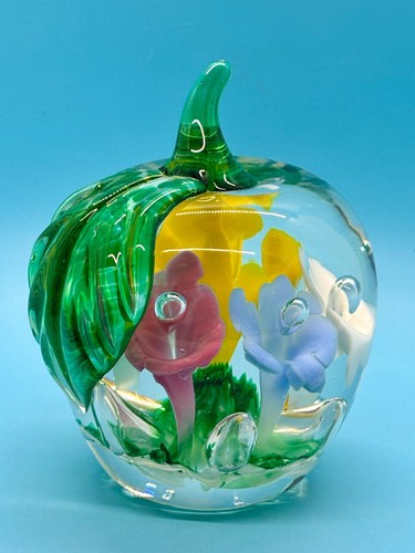 Vintage 1986 Gibson Glass Trumpet Flowers w/ Bubbles Apple Paperweight – EUC! - Picture 3 of 17