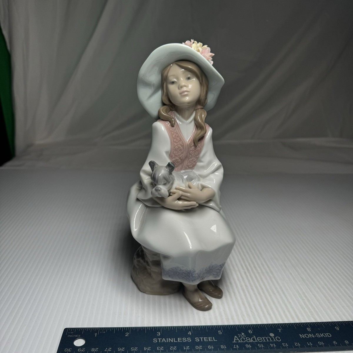 Lladro “Daydreams” 6400 Beautiful Non-Mint No Box See Photos RARE