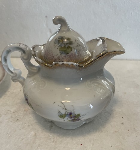 Victoria Carlsbad Austria Covered Creamer And Drip Bowl / Purple Flowers - Picture 4 of 8