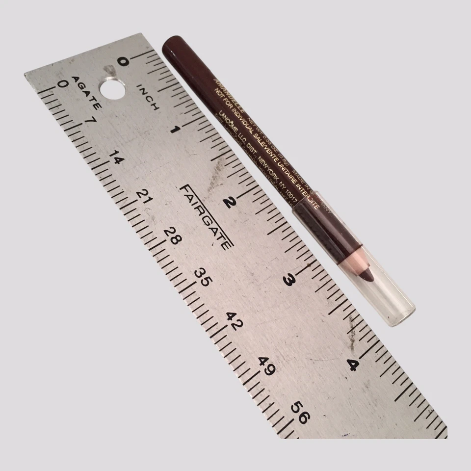 Barra colorante de labios Lancome Le Lipstique - AMANDELLE - 0,03 oz/0,8 g DESCONTINUADA Foto 2 de 4