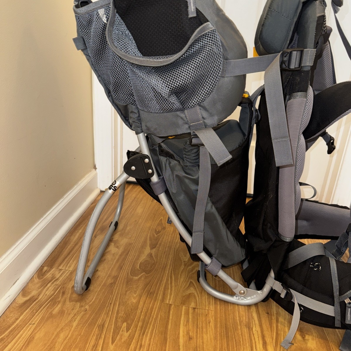 Deuter Kid Comfort 3 Hiking Backpack Child Carrier w/ Retractable