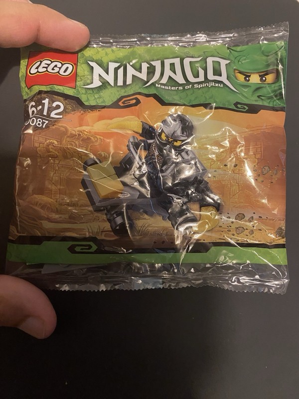 LEGO Ninjago 30087 Cole's Car polybag set released in 2012