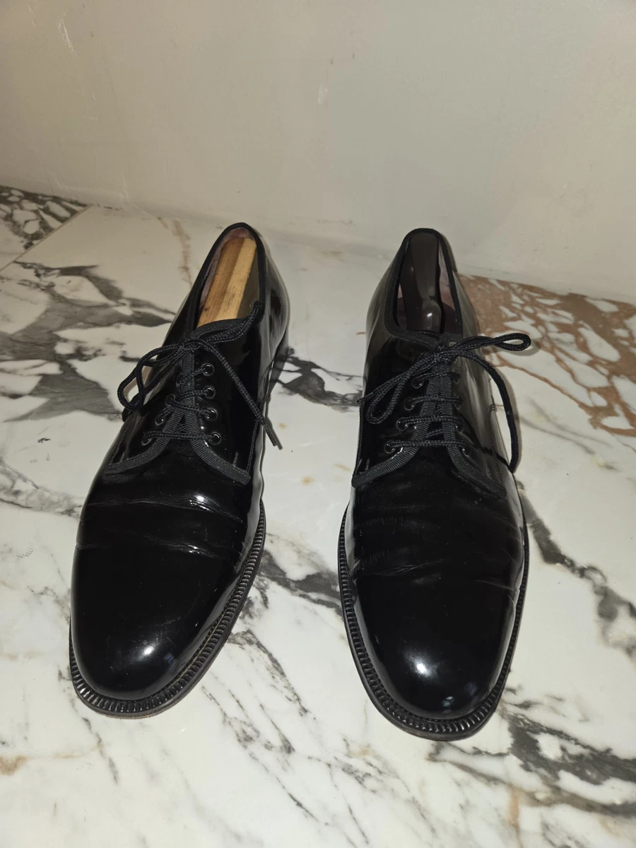 Salvatore Ferragamo Solid Patent Leather Dress Shoes for Men  display picture 2