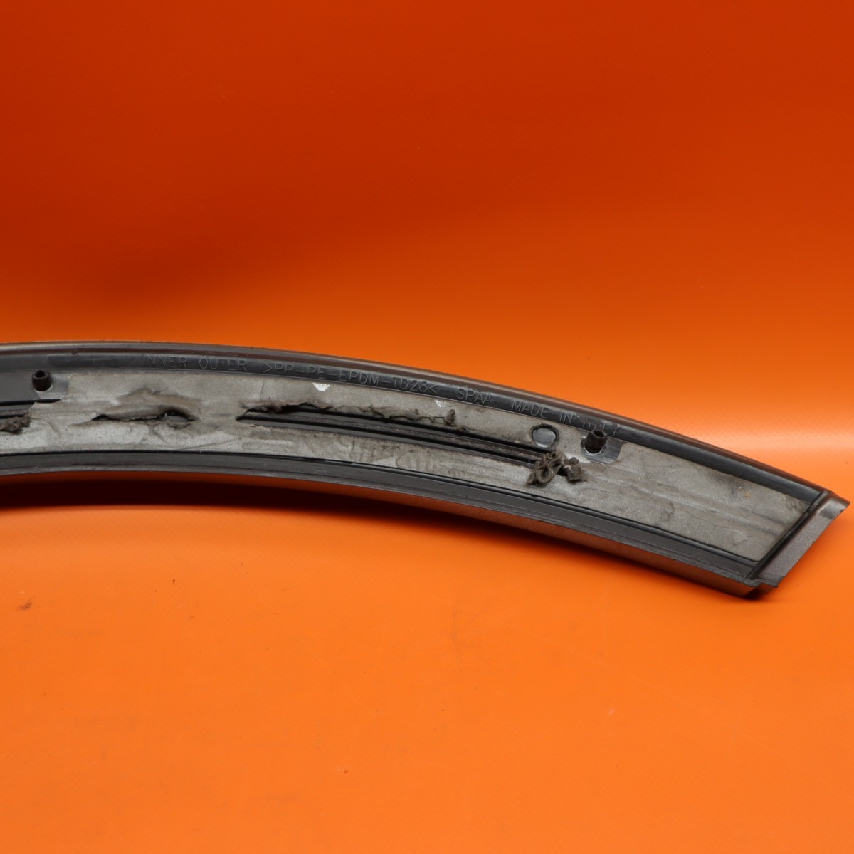 BENTLEY BENTAYGA WHEEL ARCH TRIM LEFT REAR DOOR 2017 2018 2019 36A854829 OEM