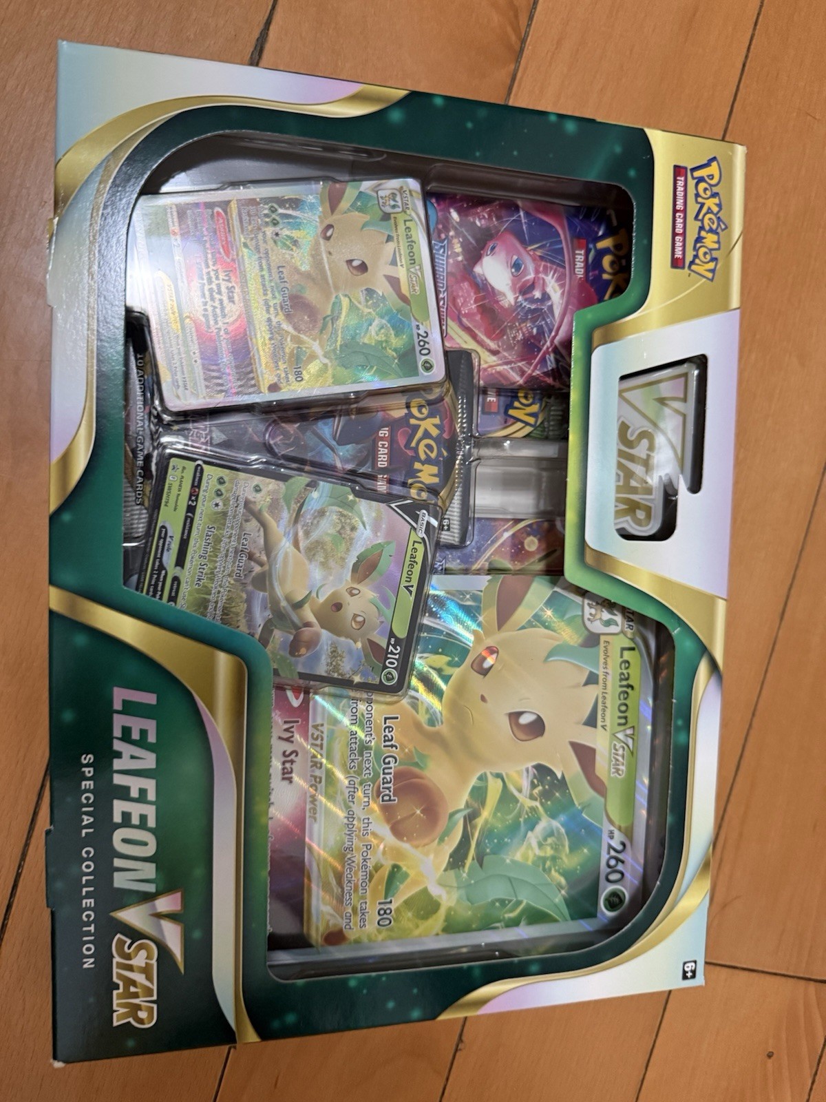 Pokémon TCG Leafeon VSTAR Special Collection Box