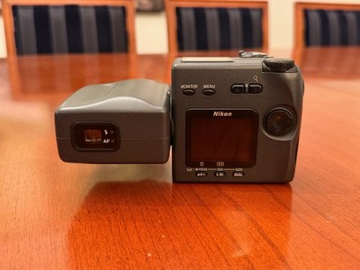 Vintage Nikon Coolpix 990 Digital Camera with Box & Accessories