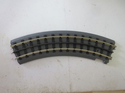 MTH 40-1002 REAL TRAX O GAUGE 031 CURVE TRACK  w/ POWER CONECTION SLOT
