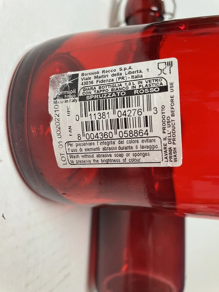 Uma garrafa decorativa Bormioli Rocco e 1 outra garrafa pequena com rolhas de plástico - Imagem 4 de 4