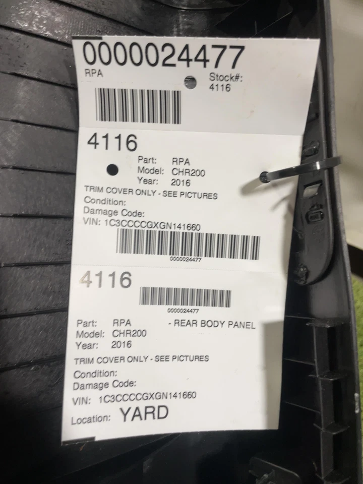 ✅ Cubierta de moldura del panel de la carrocería trasera Chrysler 200 2016 Foto 3 de 3