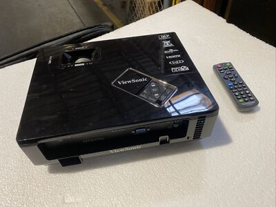 viewsonic pjd6553w DLP projector used with remote bag, and power cord.