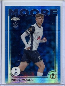 2024-25 Topps Chrome UEFA Club Comps Mikey Moore Blue Prism 39/150 #199
