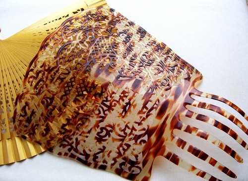Large vintage faux tortoirse hair comb -  NO US IMPORT FEES - Foto 10 di 11