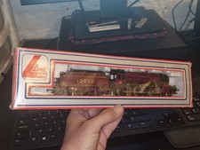 Locomotora de vapor calibre OO Lima 205119 LMS "CRAB" Nº13000 y licitadora funcionando en caja