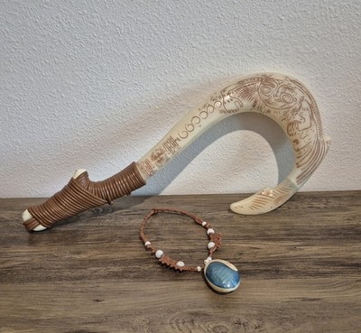 Disney s Maui's Magical Fish Hook & Moana Necklace Lights & Sound Tested 