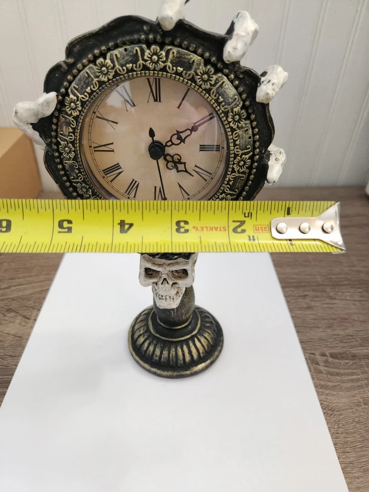 Skull And Hand Clock - Image 4 of 4