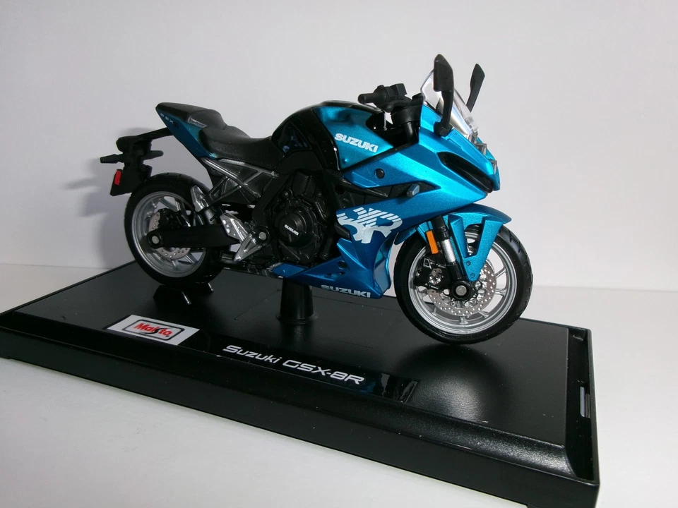 SUZUKI - GSX - 8R  2024  BLAU  1:18 MAISTO - Bild 2 von 4