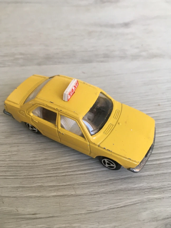 Ancienne Renault 18 Taxi Majorette - Photo 2/4