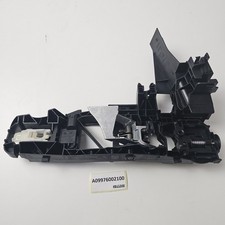 2015-2017 Mercedes-Benz E63 AMG Türgriffhalter Links Hinten A0997602100 2015-2017 Mercedes-Benz E63 AMG Türgriffhalter Links Hinten A0997602100