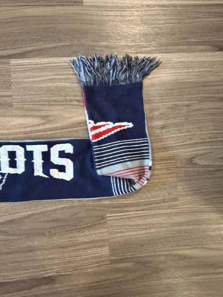 Forever Collectibles Adulto Bufanda Chal Azul Talla Única New England Patriots Flecos Foto 2 de 4