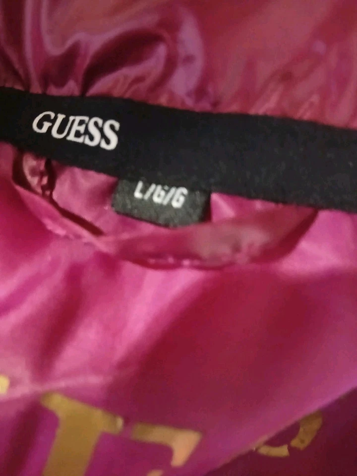 Abrigo GUESS para mujer con cinturón Softshell granate grande Foto 4 de 4