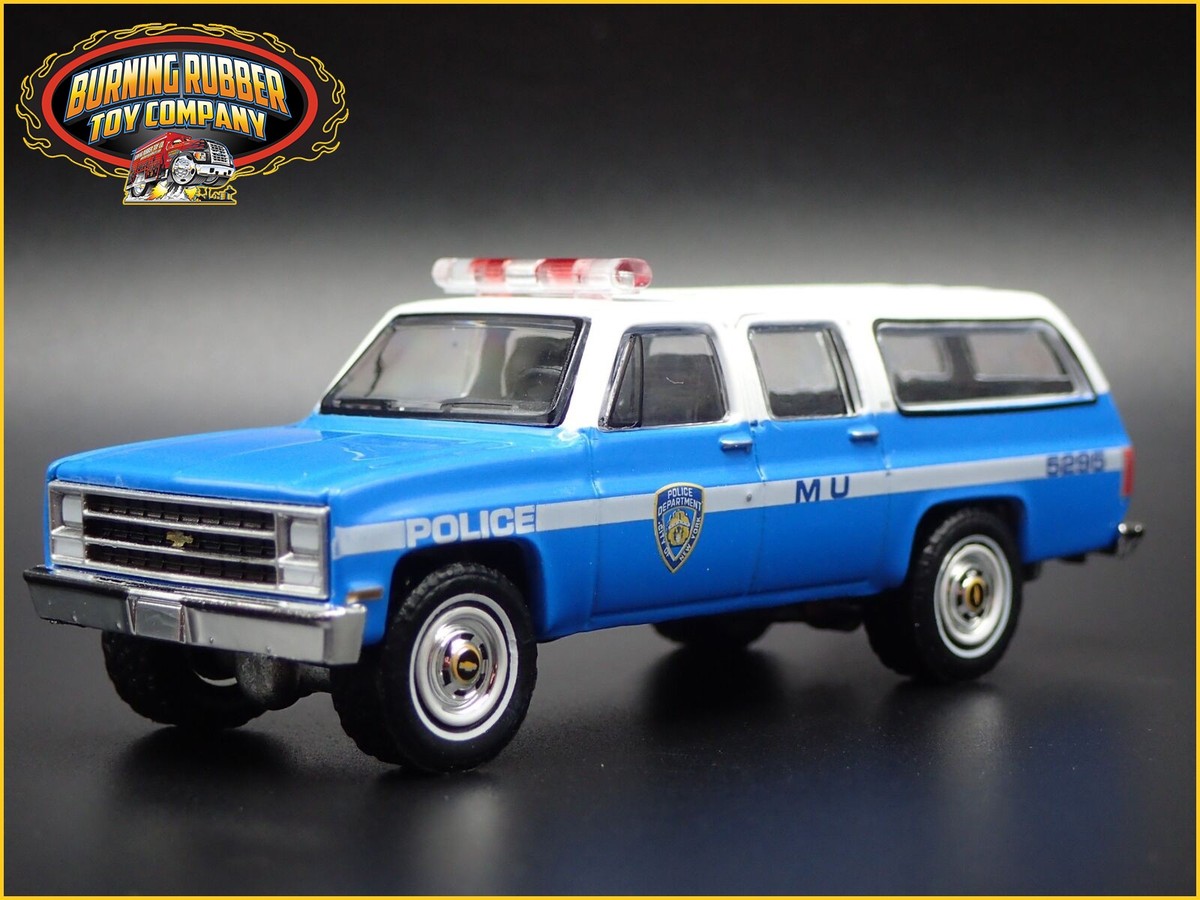 1973-1991 CHEVROLET SUBURBAN K2500 NYPD POLICE SQUAREBODY 1:64