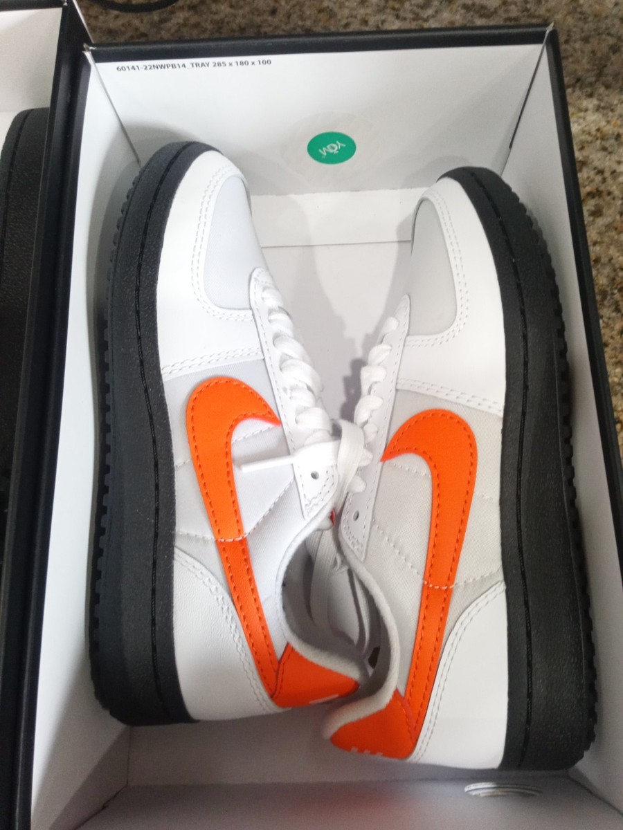 Nike 4.5y White Orange Black Low Top Athletic Sneakers Lace  display picture 2