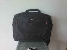 AmazonBasics 15.4 inch Laptop/Tablet Bag - Black