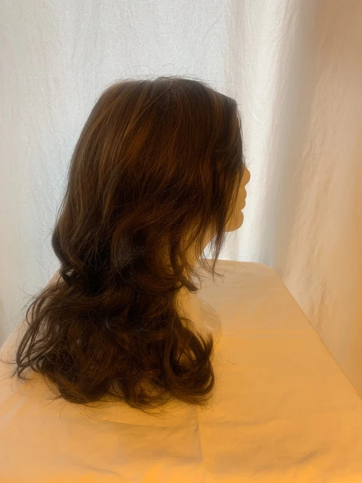 Парик из натуральных человеческих волос Sheer Indulgence Raquel Welch НОКАУТ ГЛАЗУРОВАННЫЙ КРАСНОЕ ДЕРЕВО миниатюрный/средний - Изображение 2 из 4