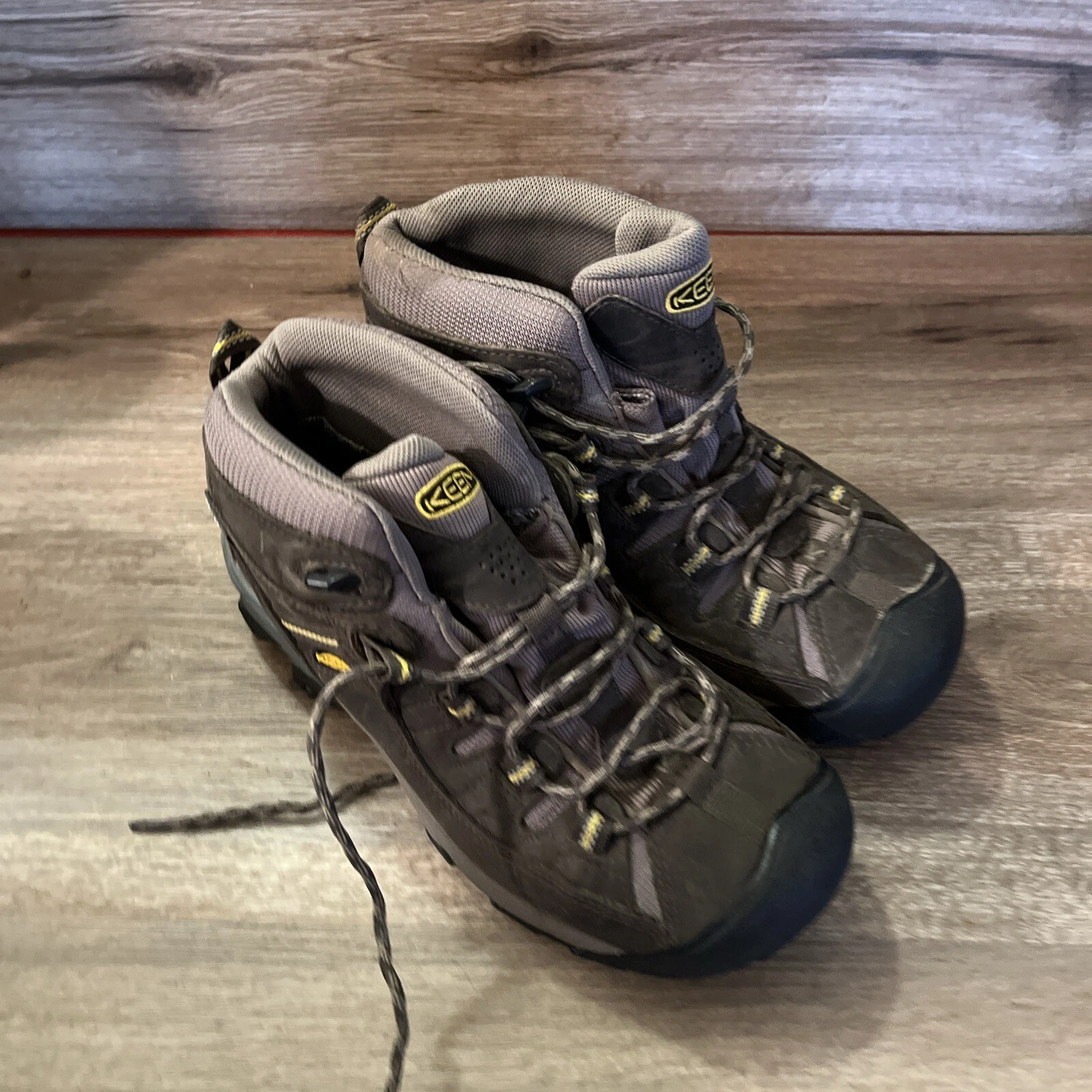 Keen Boots Womens 7M Brown Black Targhee Waterproof Trail Hiking Camping Mid