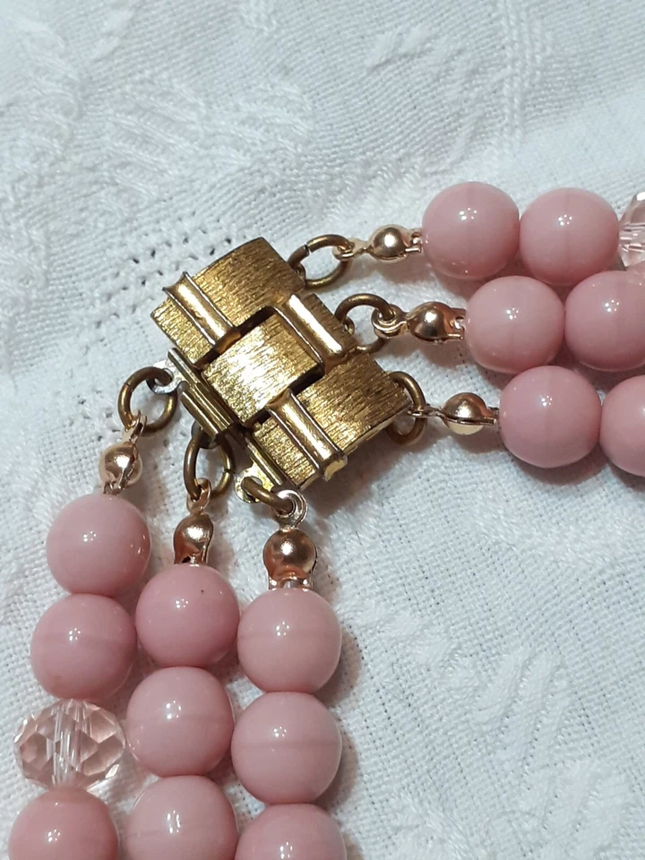 Collana Vintage Multifilo In Vetro Rosa E Cristalli, Con Susta Dorata - Immagine 3 di 4