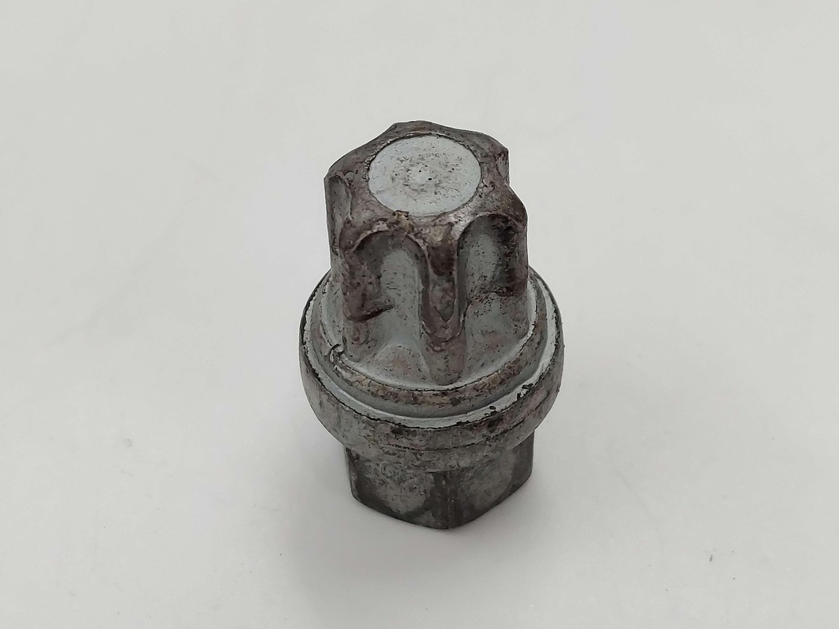 ゆうた 2021 LAMBORGHINI URUS WHEEL LUG NUTS SET OF 20 W/ ADAPTOR