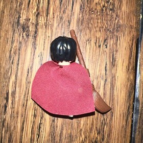LEGO Harry Potter Minifigure Dark Red Quidditch Outfit with Broom 4737 Genuine