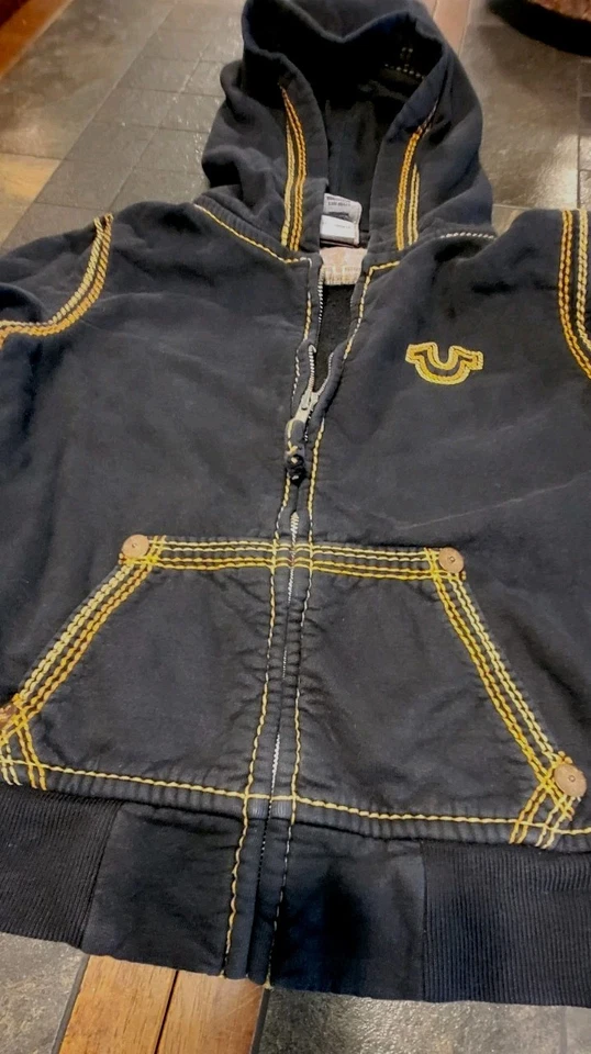 True Religion Sudadera con Capucha Cosida Cuádruple Talla L Juvenil Negra Con Herradura Amarilla Foto 4 de 4