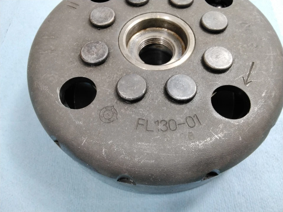 1983-86 Honda V65 Magna Sabre хороший генератор ротор маховик VF 1100 C S VF1100 - Изображение 2 из 4