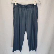 Lululemon Women's Size 8 Pants Next Move Crop Blue