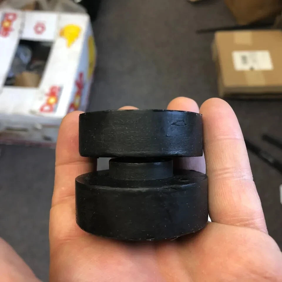 Conjunto de almofada de borracha preta 1937-1956 Dodge Plymouth montagem inferior e superior do corpo - Imagem 4 de 4