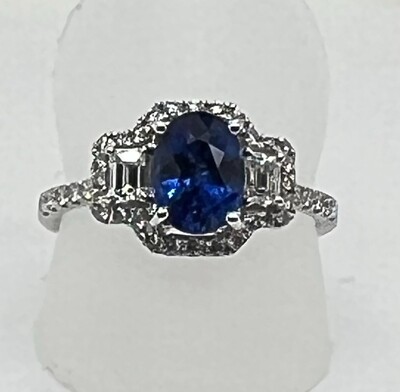 Stunning Oval  saphire Halo ring